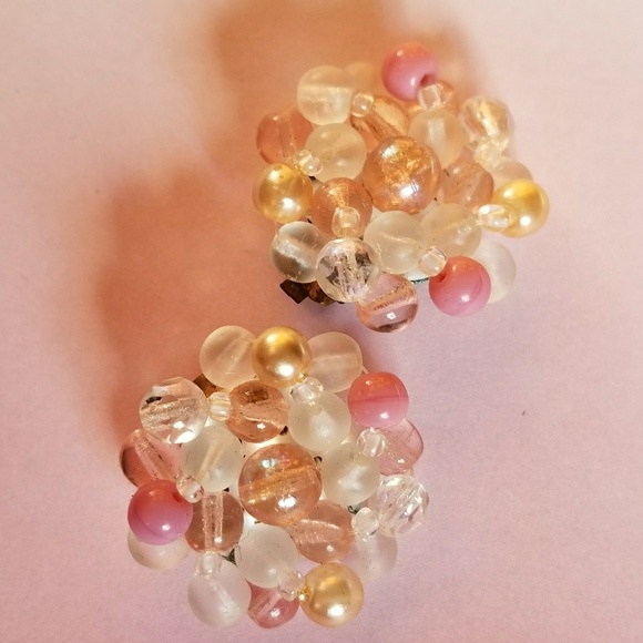Relisted- vintage bead cluster earrings clip pink - Picture 3 of 6